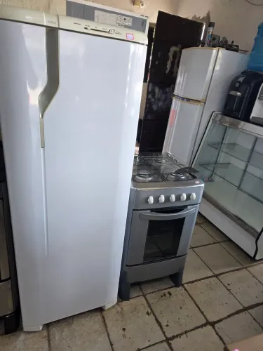 Kit geladeira e fogão todos funcionando perfeitamente