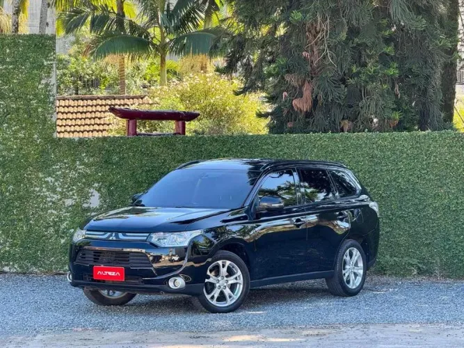 Mitsubishi Outlander 2.0 16V 160cv Aut. 2014