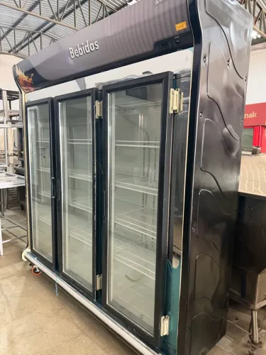 Freezer Expositor de bebidas 3 portas