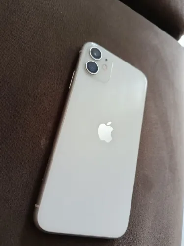 iPhone 11 branco 64 gb