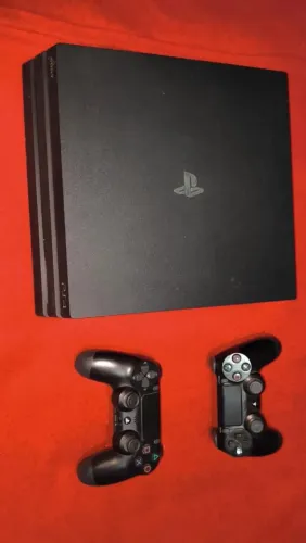 Vendo PlayStation 4 Pro.