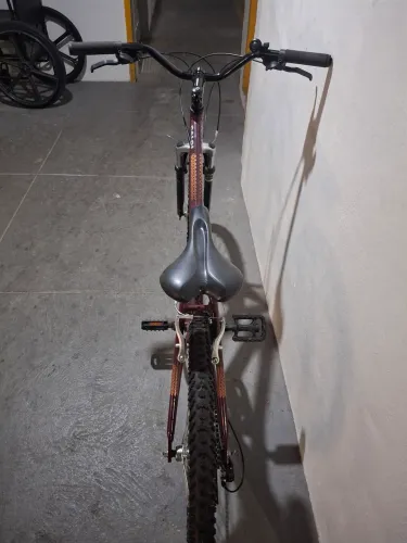 Bicicleta Caloi Rouge - 21 marchas - Excelente estado.
