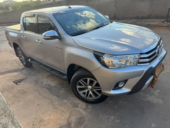 Toyota Hilux CD SRV 4X4 2.8 TDI Diesel Aut. 2017