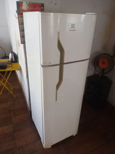 Geladeira Electrolux DC35A