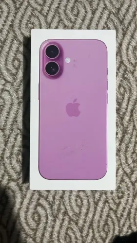 iPhone 16 