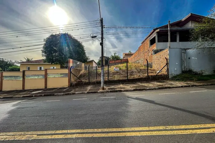 Terreno a venda com 304 M² em Mogi Mirim (Rua do Mirante) Por R$ 160.000,00
