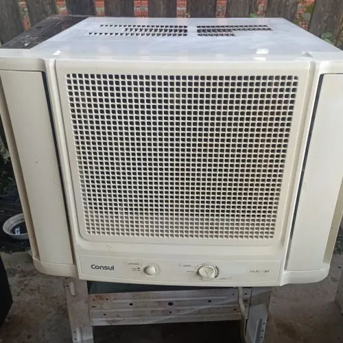 Vendo ar condicionado Consul 220 volts/7500 BTUs 