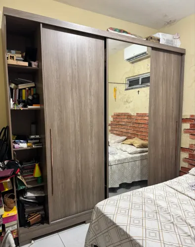 Guarda Roupa Casal (tamanho 2,52m x 2,32m)