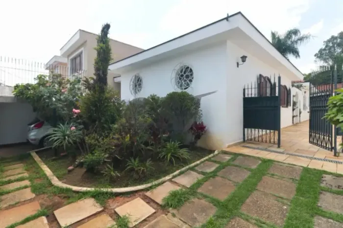 Casa Térrea - 3 Dormitórios (1 Suíte) à Venda na Granja Julieta - São Paulo/SP.