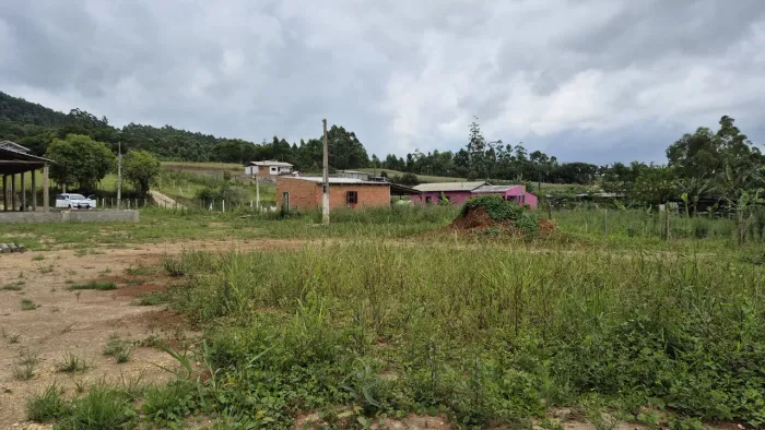 Terreno de sítio no espigão da pedra ( Maracajá)