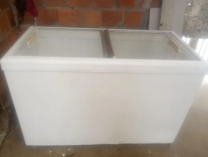 Vendo a geladeira semi-nova ZAP *21