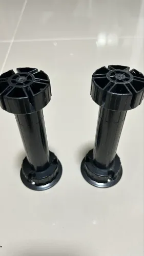 Pés de plástico reguláveis para móveis 14,5 cm-17cm
