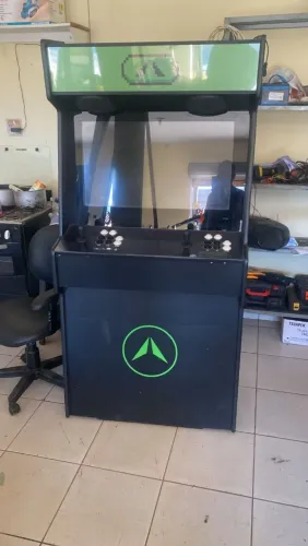 Fliperama com mais de nove mil jogos