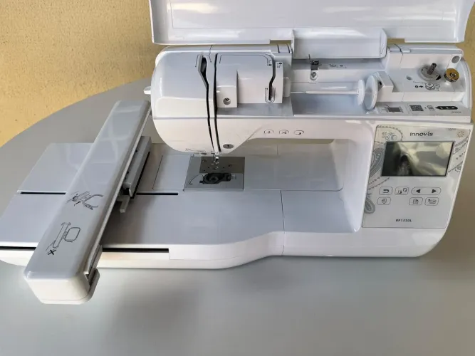 Máquina de bordar Brother BP1530L
