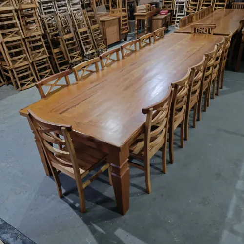 Mesa de madeira 3.50x1.10 com 14 cadeiras $ 9.999,00 a pronta entrega