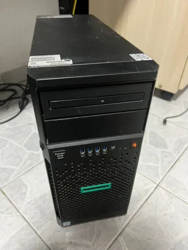 Servidor HPE ProLiant ML30 Gen10 Xeon E3-1220 v6 16GB RAM  iLO Advanced