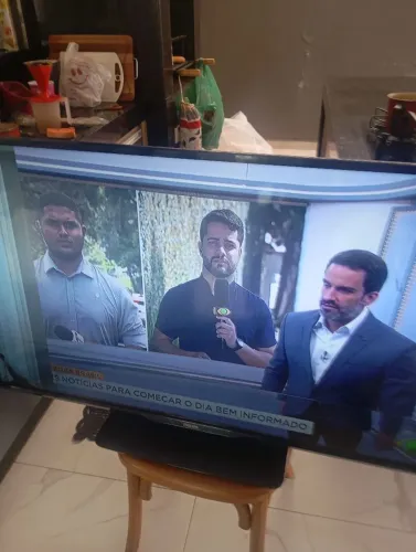 Vendo tv Philips 47 polegadas ao trocar leds rasgou a fita lateral int. F *
