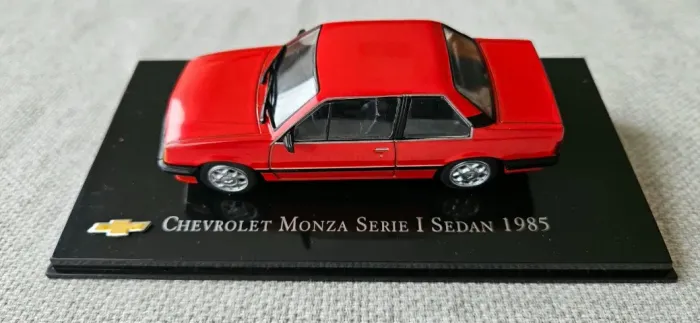 Chevrolet Monza Série I Sedan - 1985 - Miniatura Chevrolet Collection Salvat