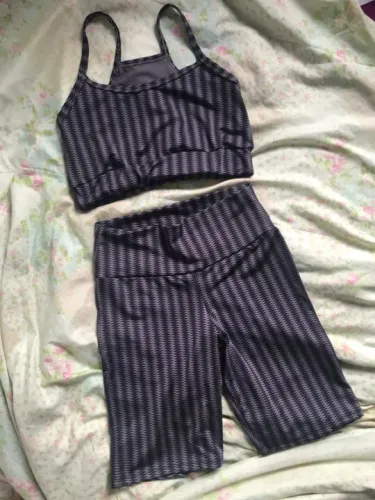 Conjunto de Top e Shorts Esportivo