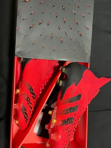 Chuteira adidas Predator PRO