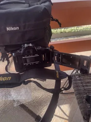 Nikon com estojo