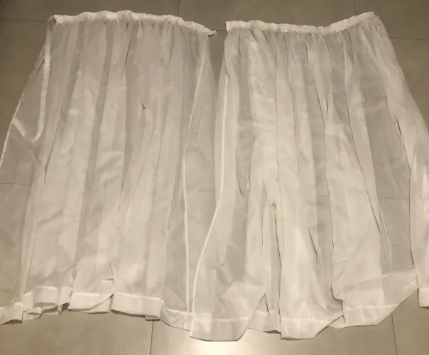 Cortina curta de voil branco 