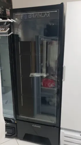 Cervejeira 500 litros com porta de vidro all black - Alecs