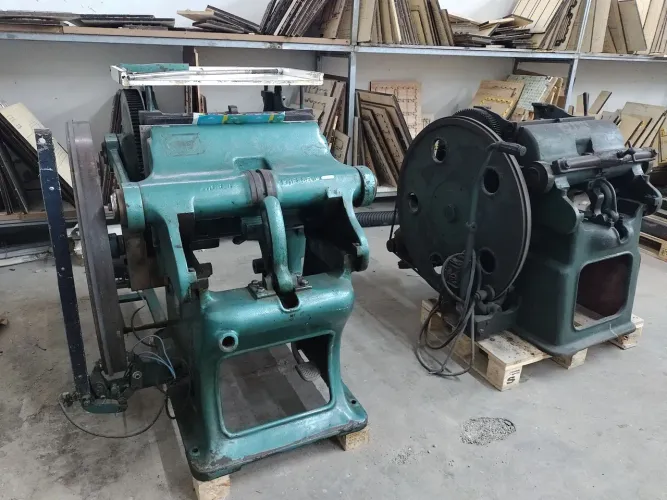 2 Máquinas de corte e vinco 