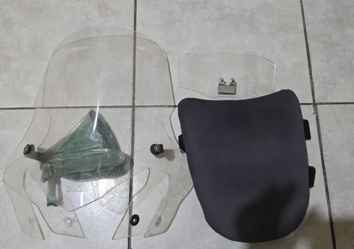 Kit Bolha com Defletor + Banco em Gel para XRE 300 2022 garupa