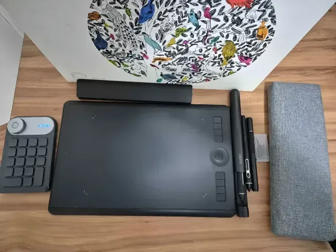 Wacom Intuos Pro Paper Edition M + Extras (PTH-660p)