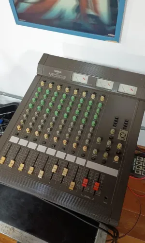 Mesa Yamaha MC 802