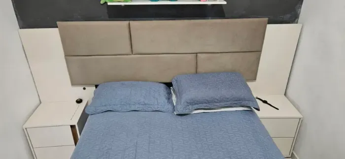 Cabeceira de Cama Com Leds e 2 Criados Mudos - Off White