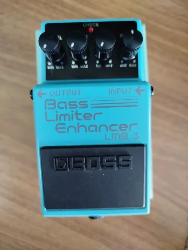 Pedal Boss Bass Limiter Enhancer LMB-3