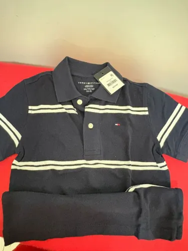 Polo Tommy Nova infantil nova com etiqueta!<br>4/5 anos <br>R$ 120,00
