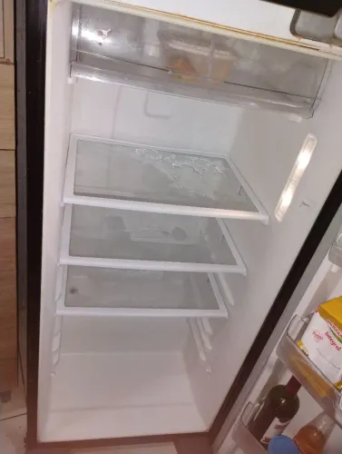 Vendo geladeira Frost Free Eletrolux 370l