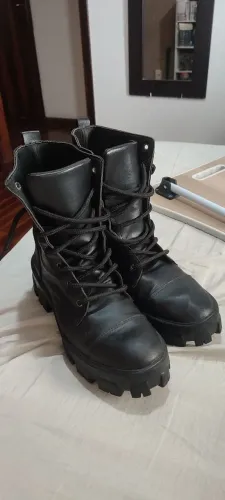 Coturno bota tratorado