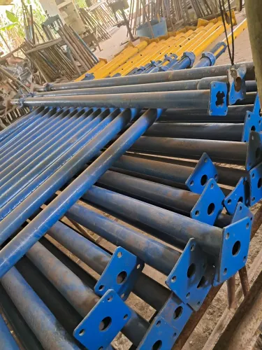 Escoras metálicas reforçadas