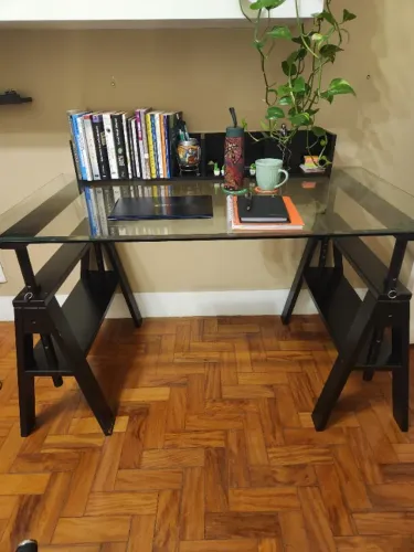 Mesa de escritório Tokstok. A melhor para o seu Home Office