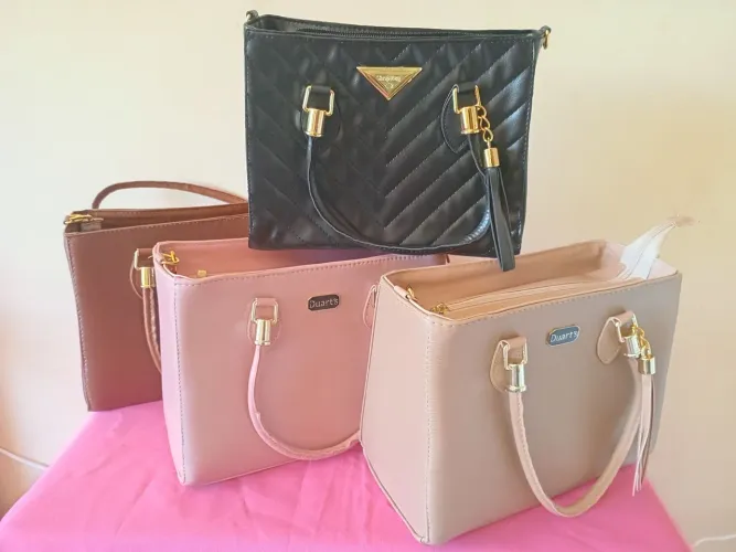 Bolsas novas, tamanho médio 