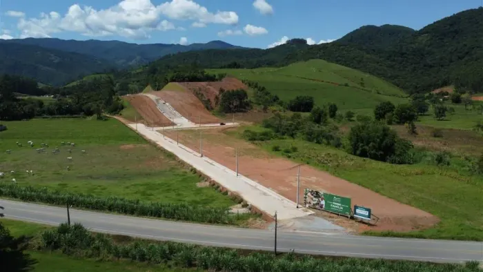 Terreno plano com escritura ( 25% Entrada) 