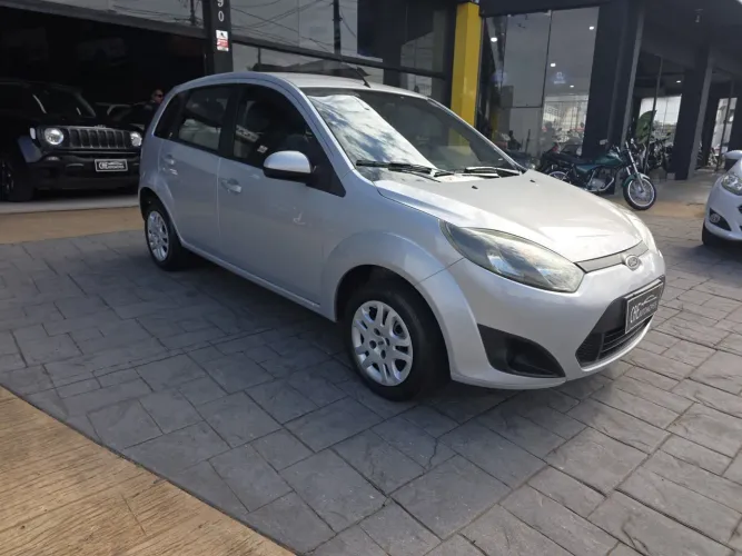 Ford Fiesta 1.0 Rocam SE Plus Hatch 8V Flex 4P Manual 2013