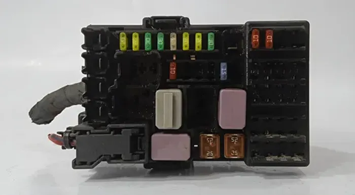 Caixa Fusíveis Interna Cobalt 1.8 2012 2013 2014 2015 2016