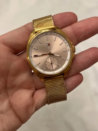 Relógio dourado Tommy Hilfiger