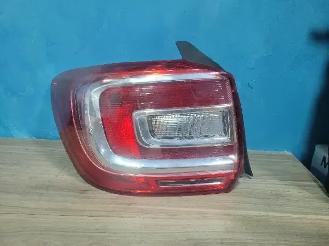 Lanterna Esquerda Renault Logan 2014 a 2018 190307-01