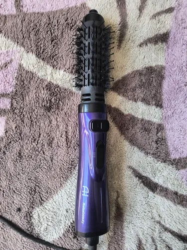 Escova secadora e modeladora