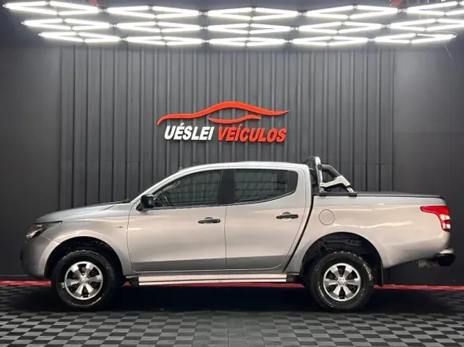 Mitsubishi L200 Triton Sport GLX 2.4 CD Diesel Mec. 2019