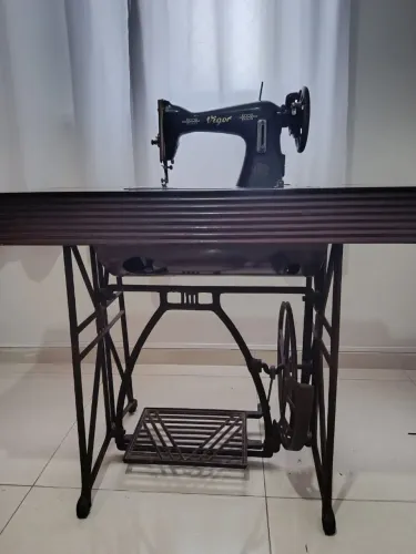 Máquina de costura Vigor