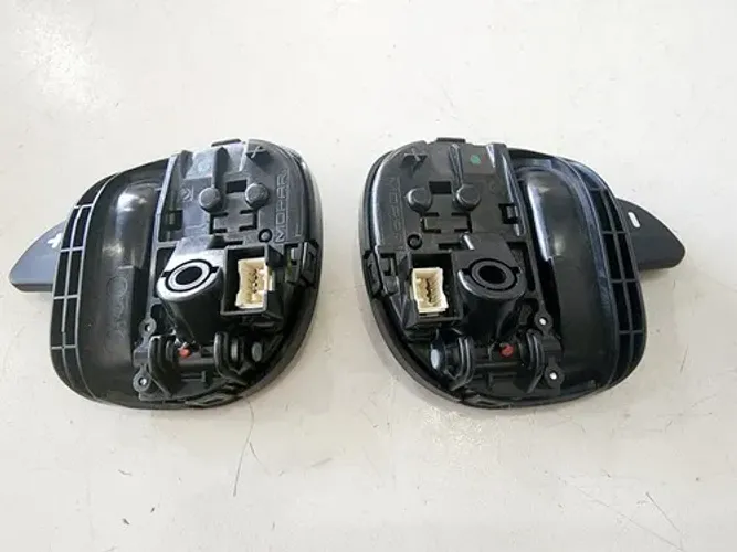 Par De Botão Traseiro Do Volante Jeep Compass 2018 6529