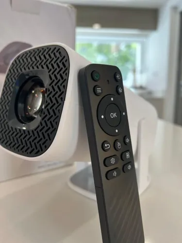 Projetor P30 Android 11 TELA DE 200 POLEGADAS resolução 720p/1080p HD