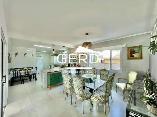 Casa de alto padrão à venda no Condomínio Nova Higienópolis, em Jandira/SP.